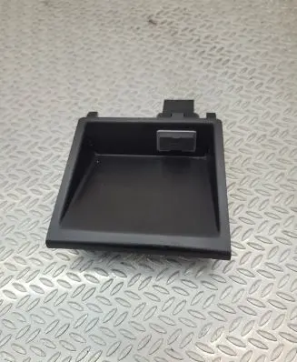 Volvo V40 Cross country USB socket connector 31306768
