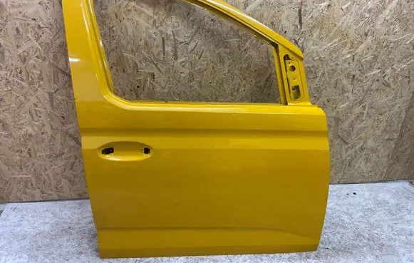 Volkswagen Caddy Front door 2K7831312E