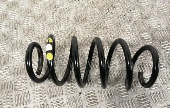 Toyota Auris 150 Rear coil spring 4823102590