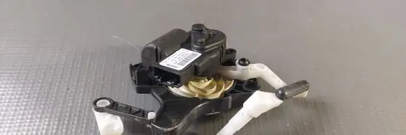 Volkswagen PASSAT B8 Air flap motor/actuator 5Q0907511A 5Q0907511