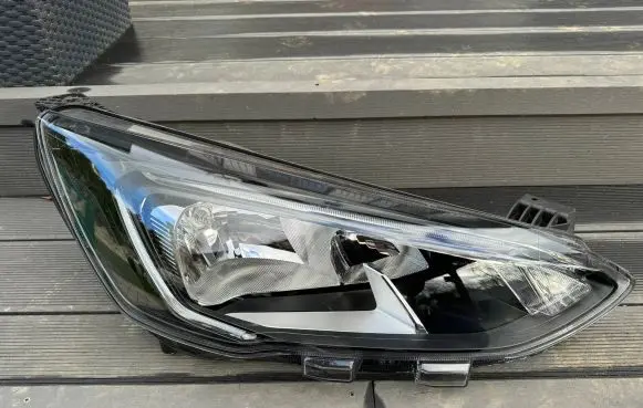 Ford Focus Headlight/headlamp JX7B13W029CE VX7B13W029CA 175PL9147