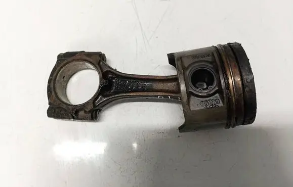 Toyota Picnic Piston with connecting rod 64250