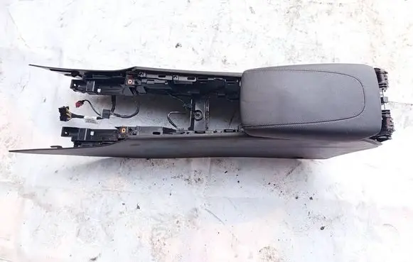 Opel Insignia B Armrest 3009977300 0030121566