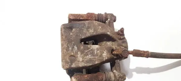 Toyota Avensis T250 Rear brake caliper y01340