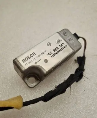 Volkswagen PASSAT B5 Airbag deployment crash/impact sensor 3B0959643