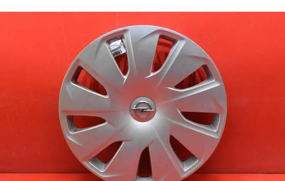 Bedford Astra R17 wheel hub/cap/trim 13409778