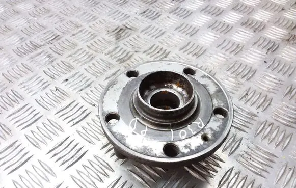 Volkswagen PASSAT B7 Front wheel hub