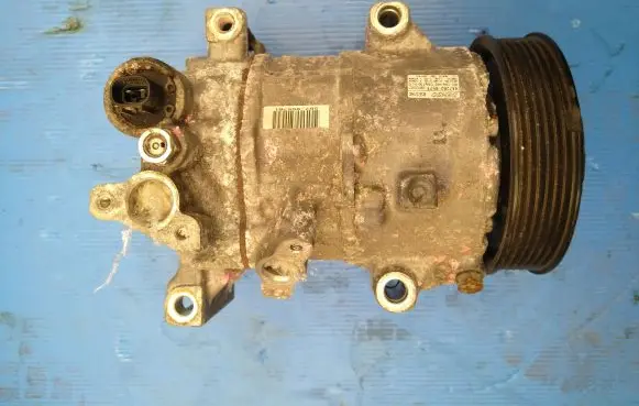 Toyota Auris E180 Air conditioning (A/C) compressor (pump) 4472806571