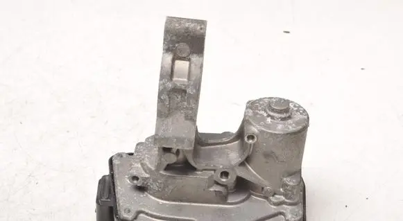 BMW 5 G30 G31 G38 Electric throttle body valve 8576810