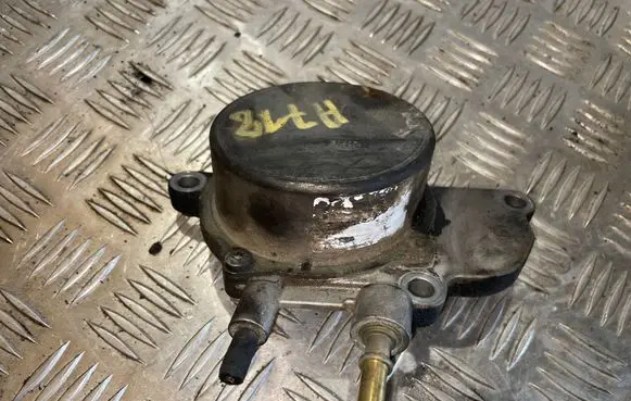 Opel Astra H Vacuum pump 8973858282