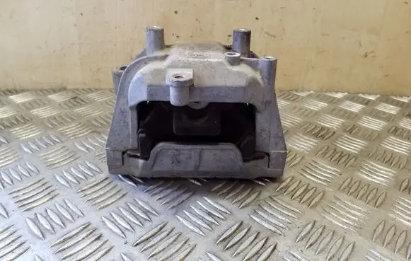 Volkswagen Caddy Engine mount bracket 1K0199282CB
