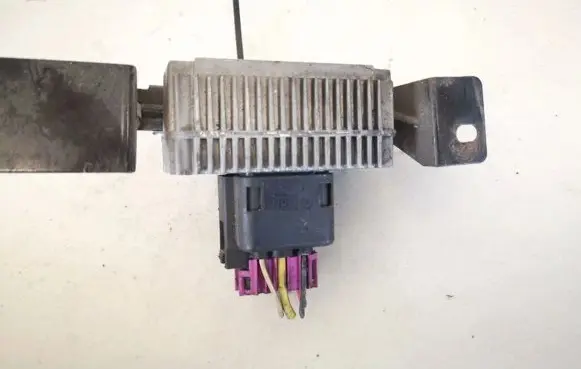 Glow plug pre-heat relay