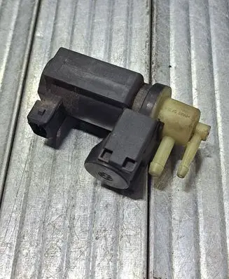 KIA Sportage Windscreen/windshield washer pump 351202A900 12T033 70027202