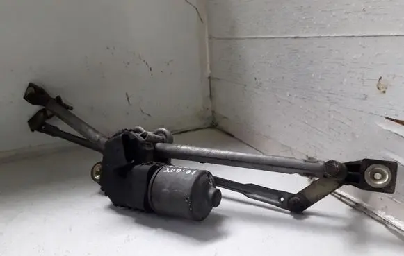 Ford Mondeo Mk III Front wiper linkage 