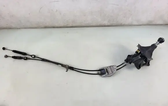 Toyota Auris 150 Gear shifter/selector 112102102