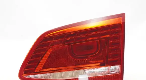 Volkswagen PASSAT B7 Tailgate rear/tail lights