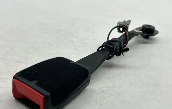 Jeep Grand Cherokee WL Front seatbelt buckle P6KM741X7AA 025232R 34324698AGL