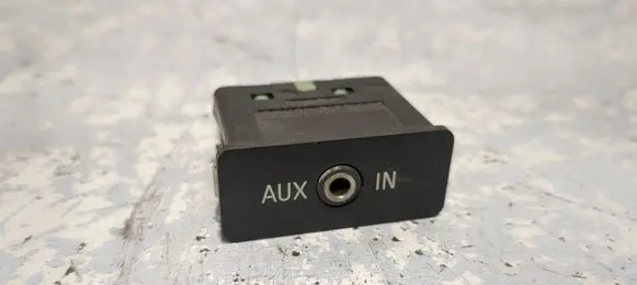BMW 5 E60 E61 AUX in-socket connector 6986791