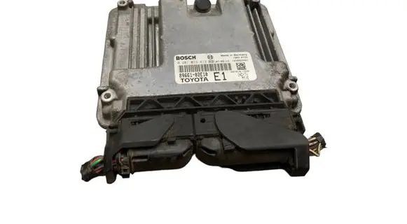 Toyota Auris 150 Engine control unit/module 0281013413 8966102E10 1039S23301