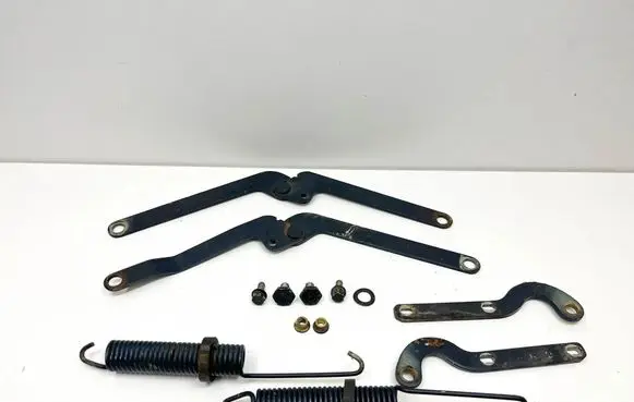 Mercedes-Benz SLC C107 Engine bonnet/hood hinges A1088870274 A1078800177