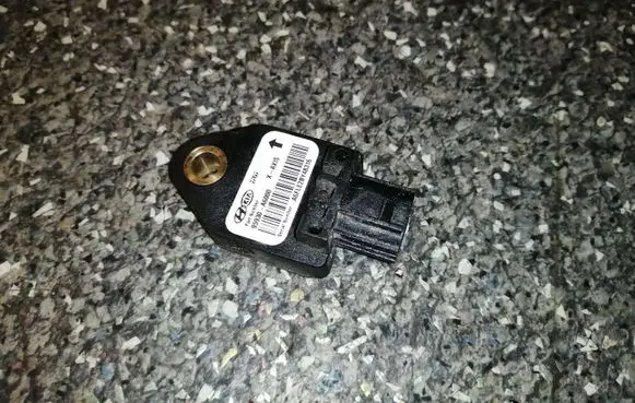 Hyundai i30 Airbag deployment crash/impact sensor 95930A6000