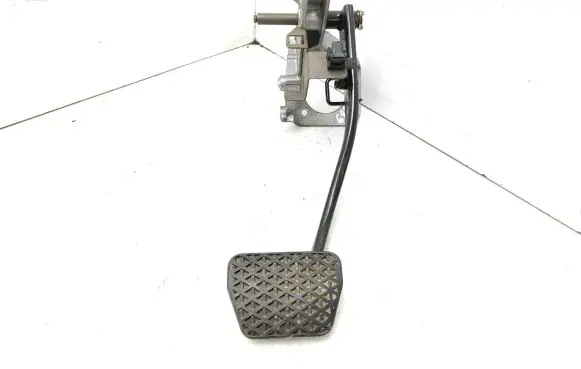 BMW Z4 E85 E86 Brake pedal 6757926 35112229128 2229128
