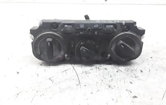 Volkswagen Caddy Climate control unit