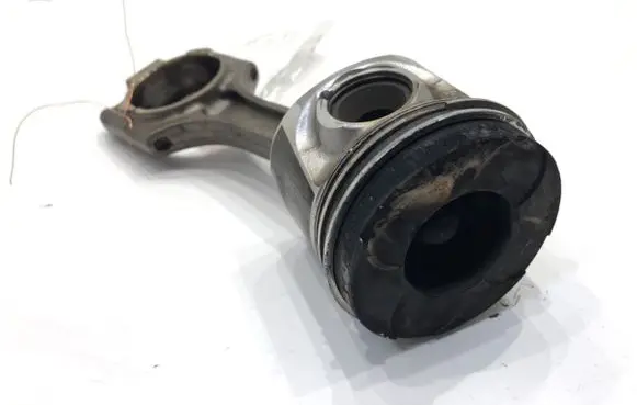 Volvo XC90 Piston with connecting rod