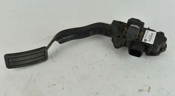 Land Rover Discovery 3 - LR3 Accelerator throttle pedal 3256110000
