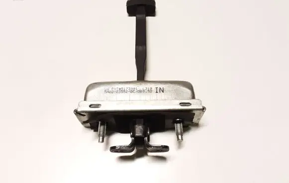 Land Rover Discovery 3 - LR3 Front door check strap stopper 5H2223552BC 5173991 130PRD9E