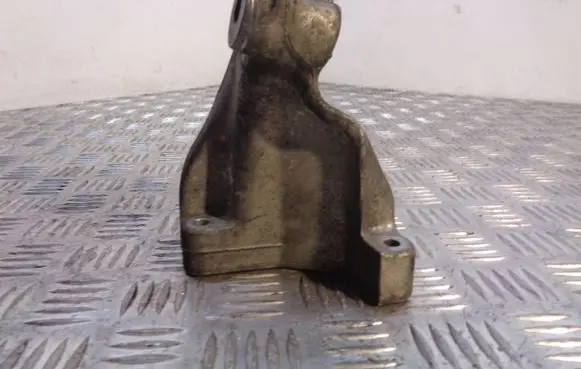 Mercedes-Benz ML W164 Engine mounting bracket A6422230004