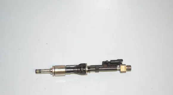 BMW 5 F10 F11 Fuel injector 7568607 13537568607