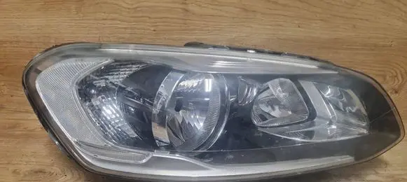 Volvo XC60 Headlight/headlamp 31358110