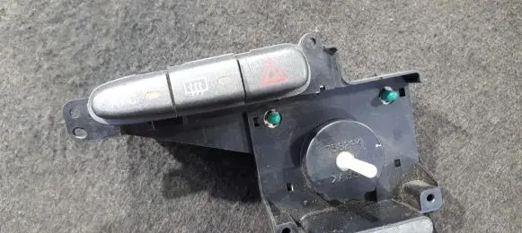 Toyota Yaris Windscreen/window heater switch 758294