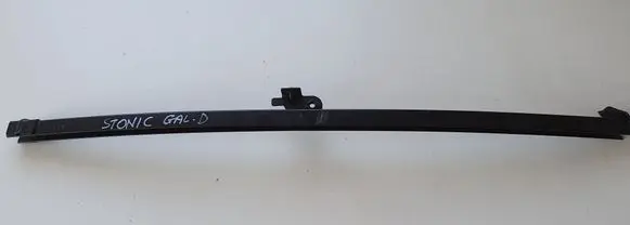 KIA Stonic Rear door windshield rail 