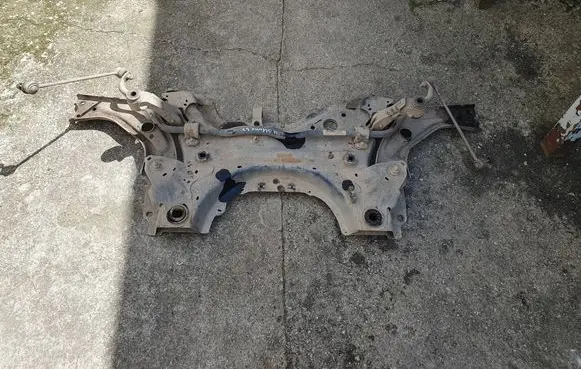 Citroen C4 II Picasso Front subframe