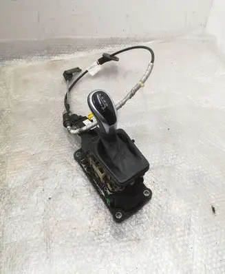 Volvo S60 Gear shifter/selector 31367685