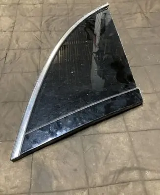 Mercedes-Benz R W251 Rear side window