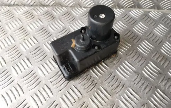 Audi 100 200 5000 C3 Central locking vacuum pump 443862257B