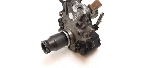 Mercedes-Benz E W212 Fuel injection high pressure pump A6510701801 A6510702601
