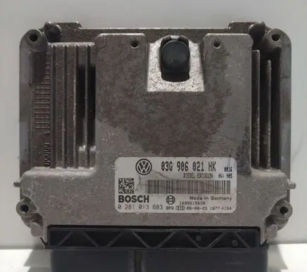 Volkswagen Touran I Engine control unit/module 03G906021HK 0281013683