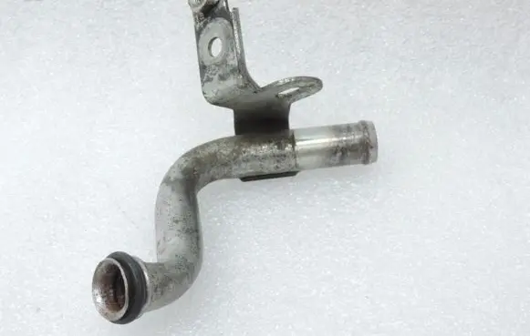 Mazda 6 Engine coolant pipe/hose SH01102E0
