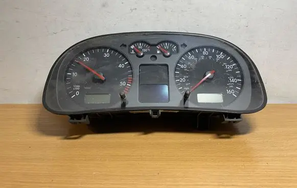 Volkswagen Golf IV Speedometer (instrument cluster) 1035100002 C3958