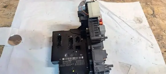 Mercedes-Benz E C207 W207 Comfort/convenience module 2129060105 5DK00962089 2129014604