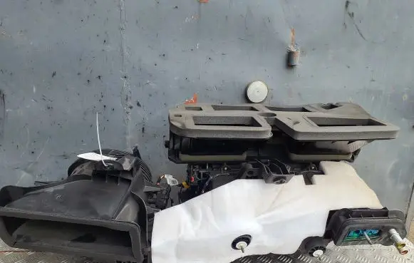 Maserati Levante Interior heater climate box assembly 670034770
