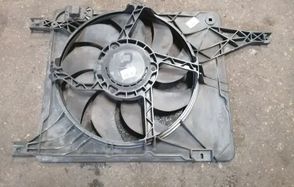 Nissan Qashqai+2 Electric radiator cooling fan