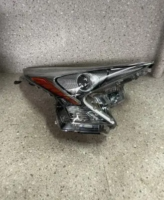 Toyota Prius (XW50) Headlight/headlamp