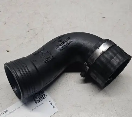 Volvo V70 Intercooler hose/pipe 30751920