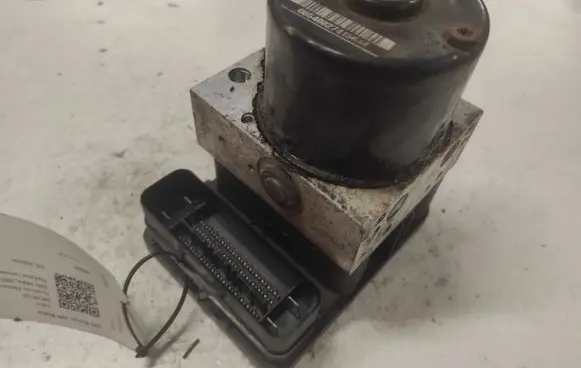 Volvo S40 ABS Pump 30672506A 10096004173 00001251E1