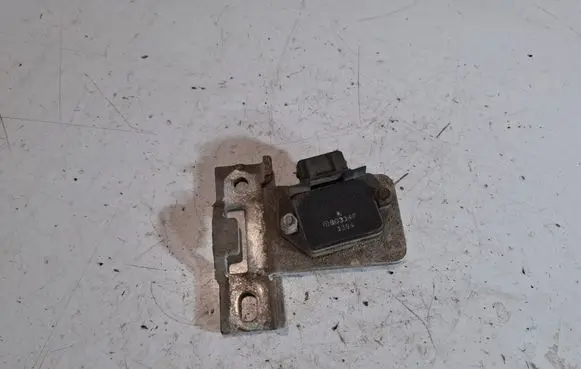 Opel Astra F Ignition amplifier control unit 90360315